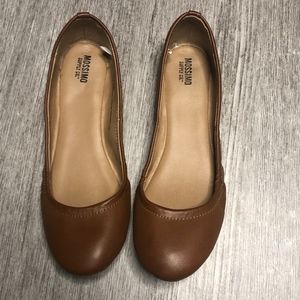 Tan flats